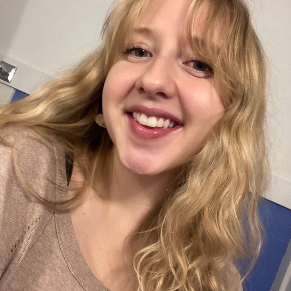 Meet your Posher, Emma - Picture 1 of 1